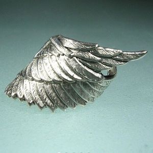EAR CUFF. No piercing required. Silver Archangel